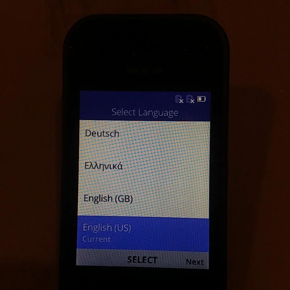 Nokia 2720 4GB DUAL SIM FLIP PHONE GSM UNLOCKED - International Version.